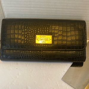VGUC. Nanette Lenore simulated black alligator print trifold wallet.